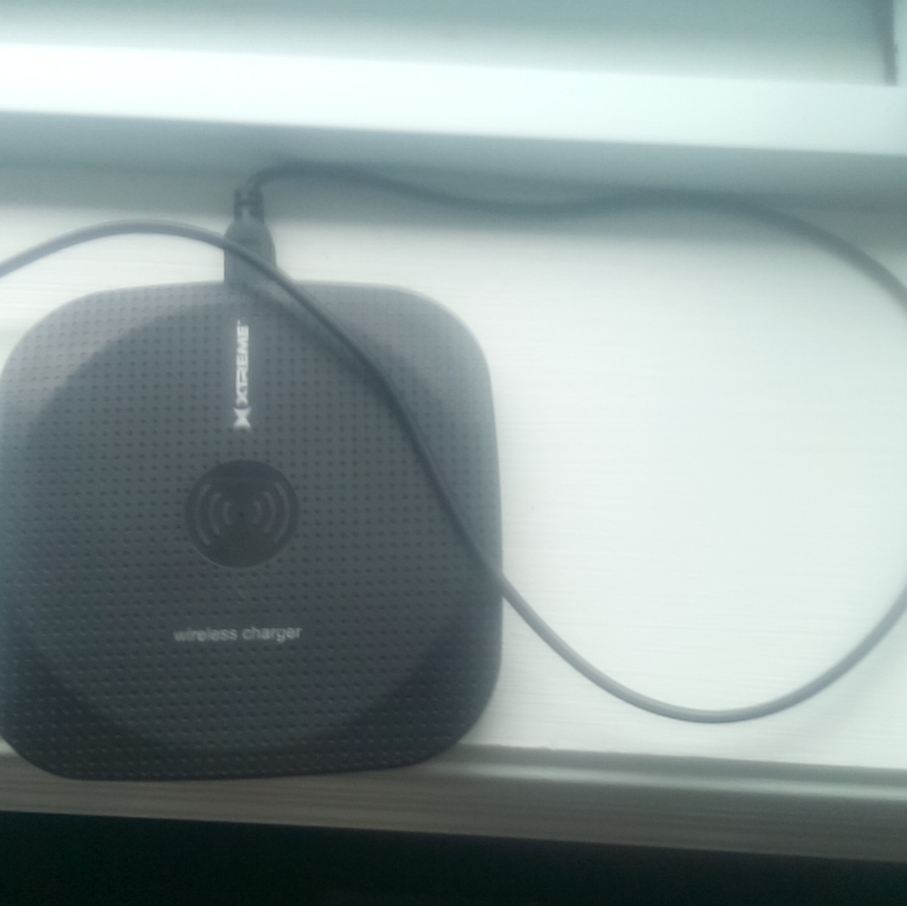 NWOB 5-Watt Qi Compatible Wireless Charging Pad